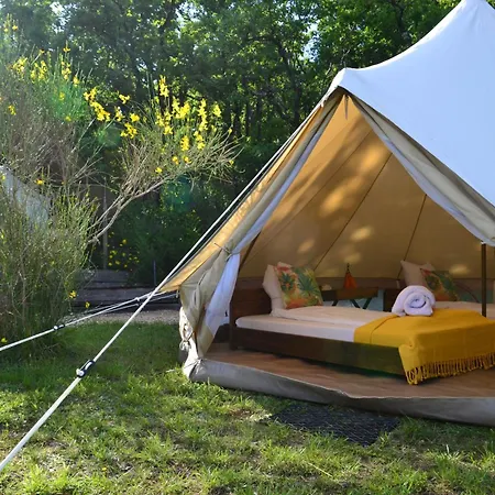 Le Camp *